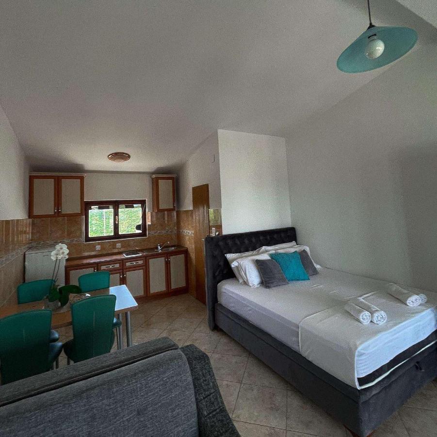 Apartments Tara 울친 외부 사진
